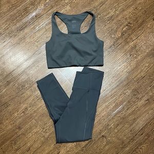 Girlfriend Collective Set